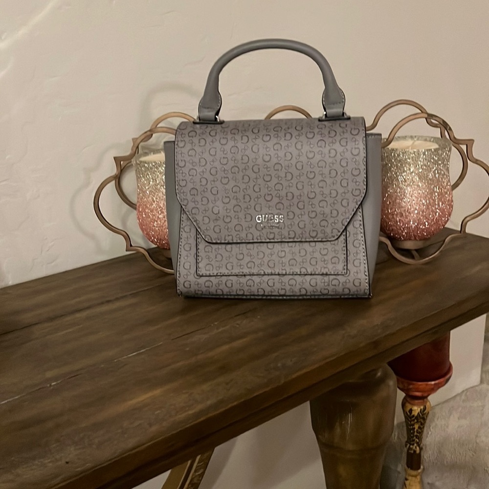 GUESS Logo Printed Sachet Crossbody Bag